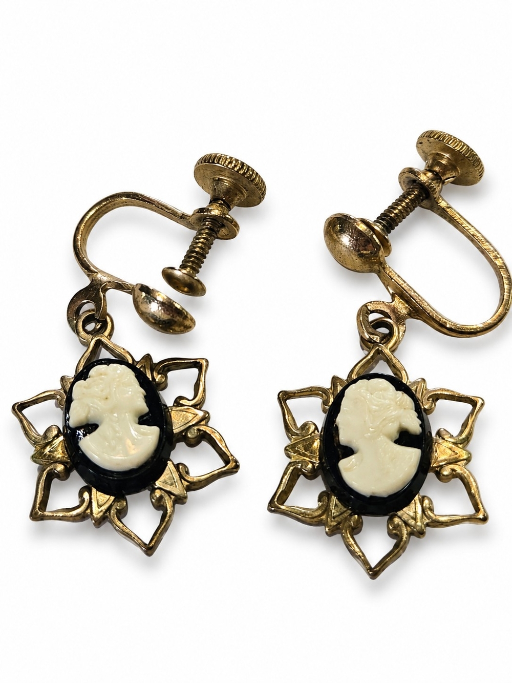 Vintage Cameo Screw Back Earrings Gold Tone Black & Ivory Dangle Earrings